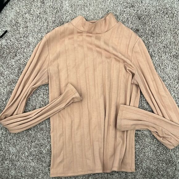 Forever 21 Tops - Turtle neck